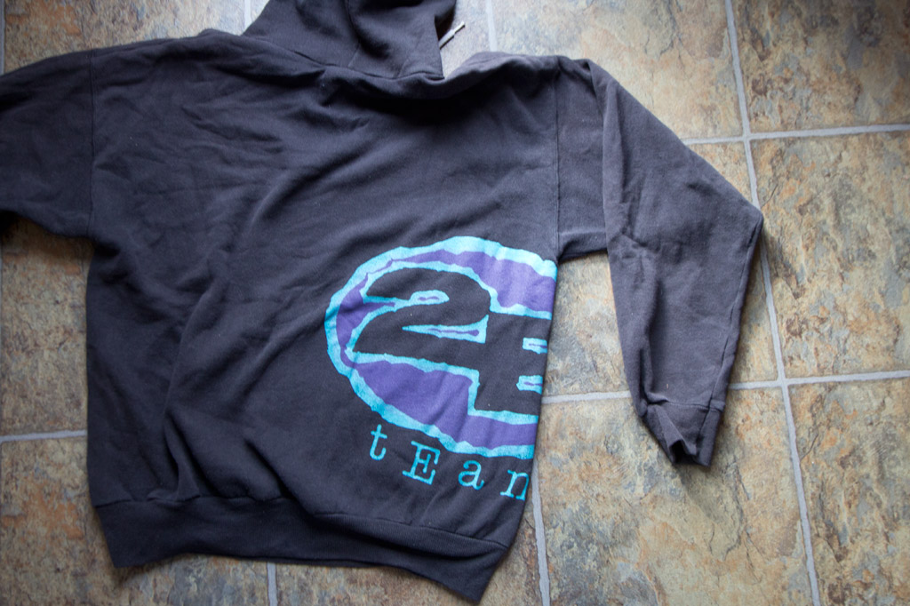 The 2B Team Logo design sweatshirt